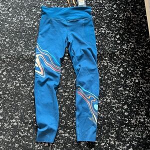 Under Armour compression leggings